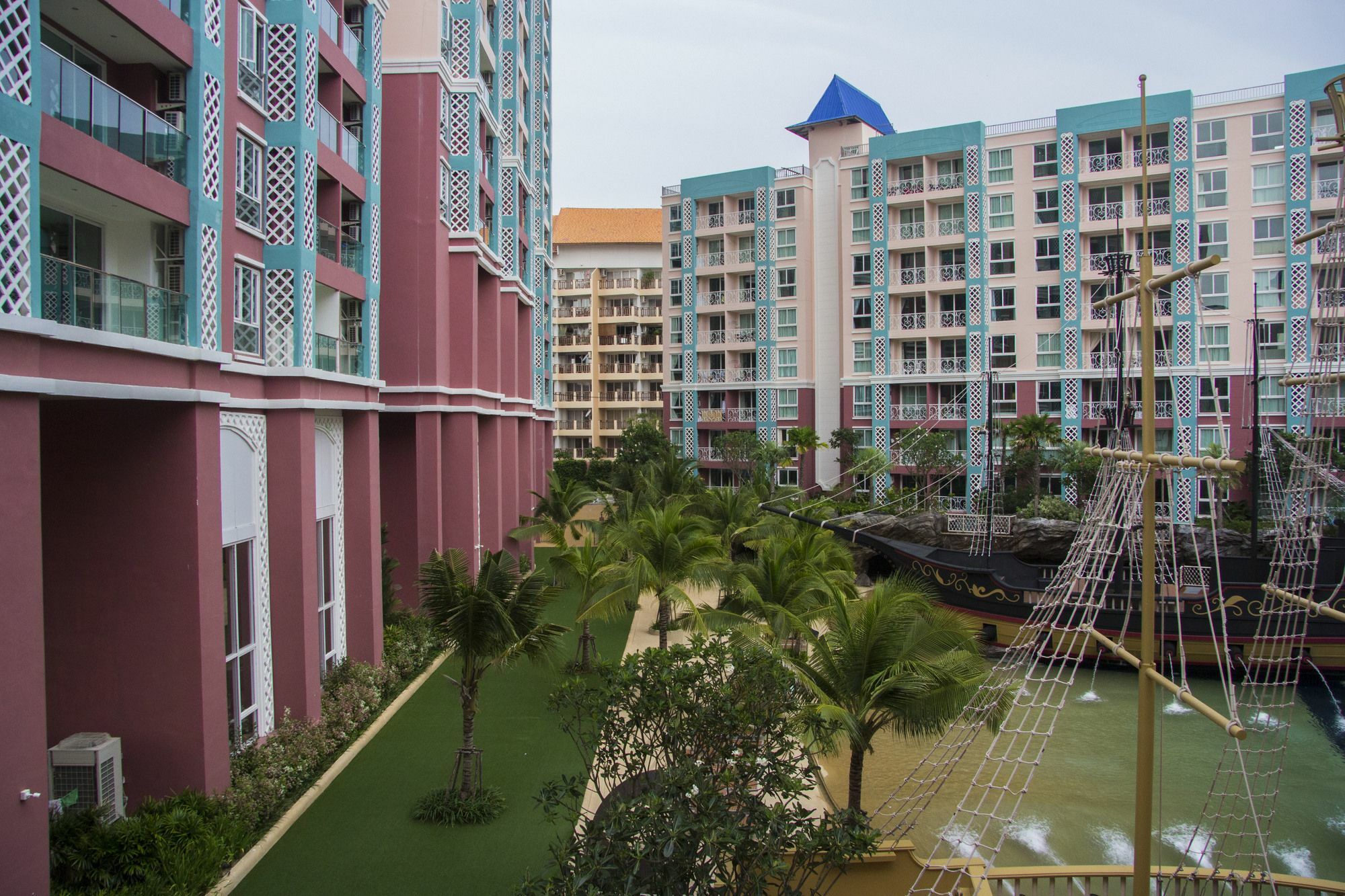 Grande Caribbean Family Apartment Pattaya Exterior photo